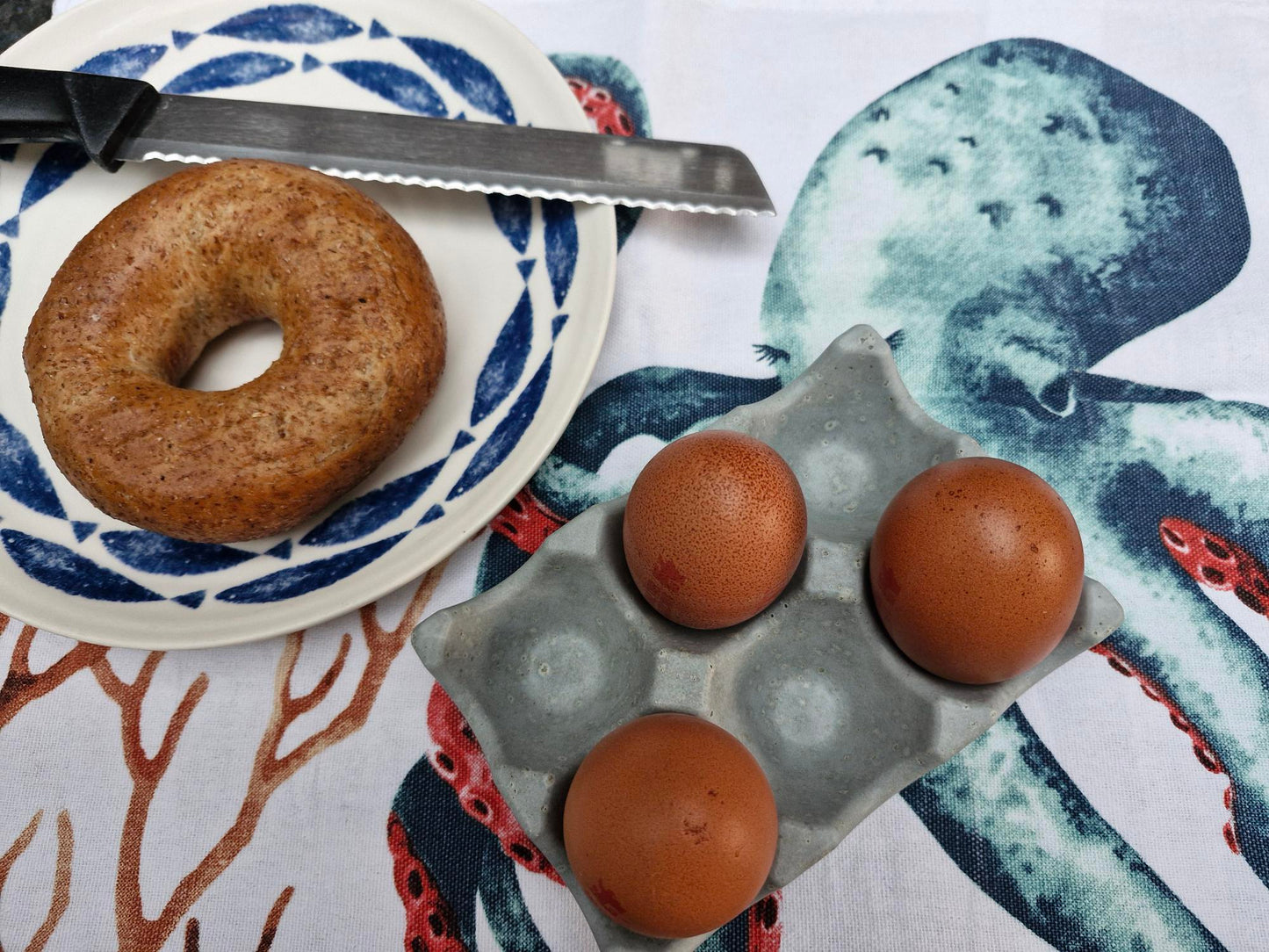 COFFEE GROUNDS EGG HOLDER