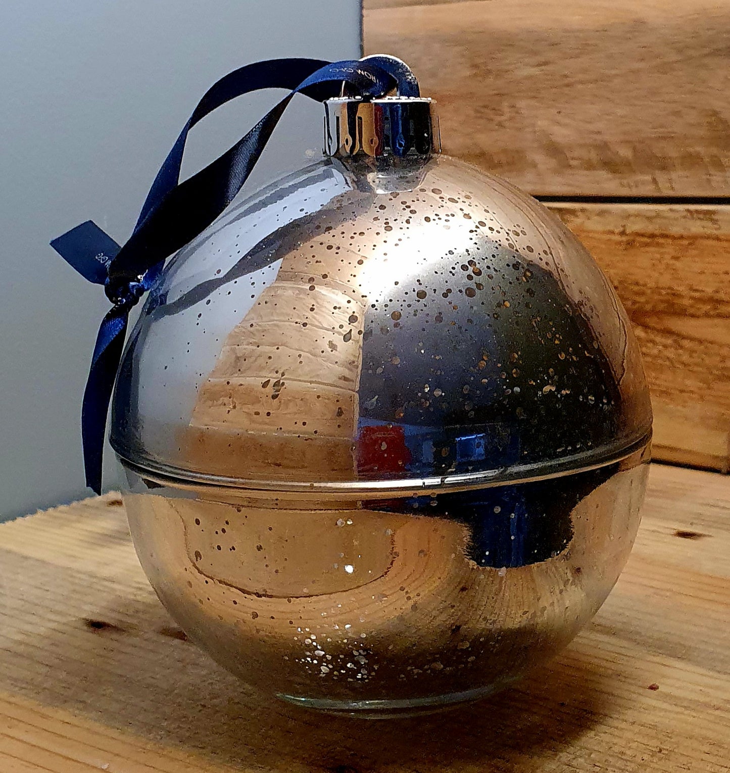 XMAS BAUBLE CANDLE- LIMITED EDITION
